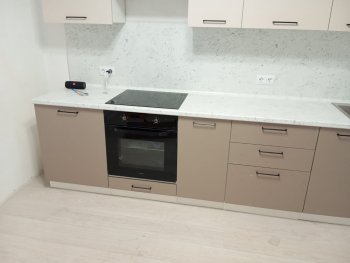 Кухонный гарнитур высокий Латте 3000 мм, Стол. 38 мм в Первоуральске - pervouralsk.mebel-e96.ru